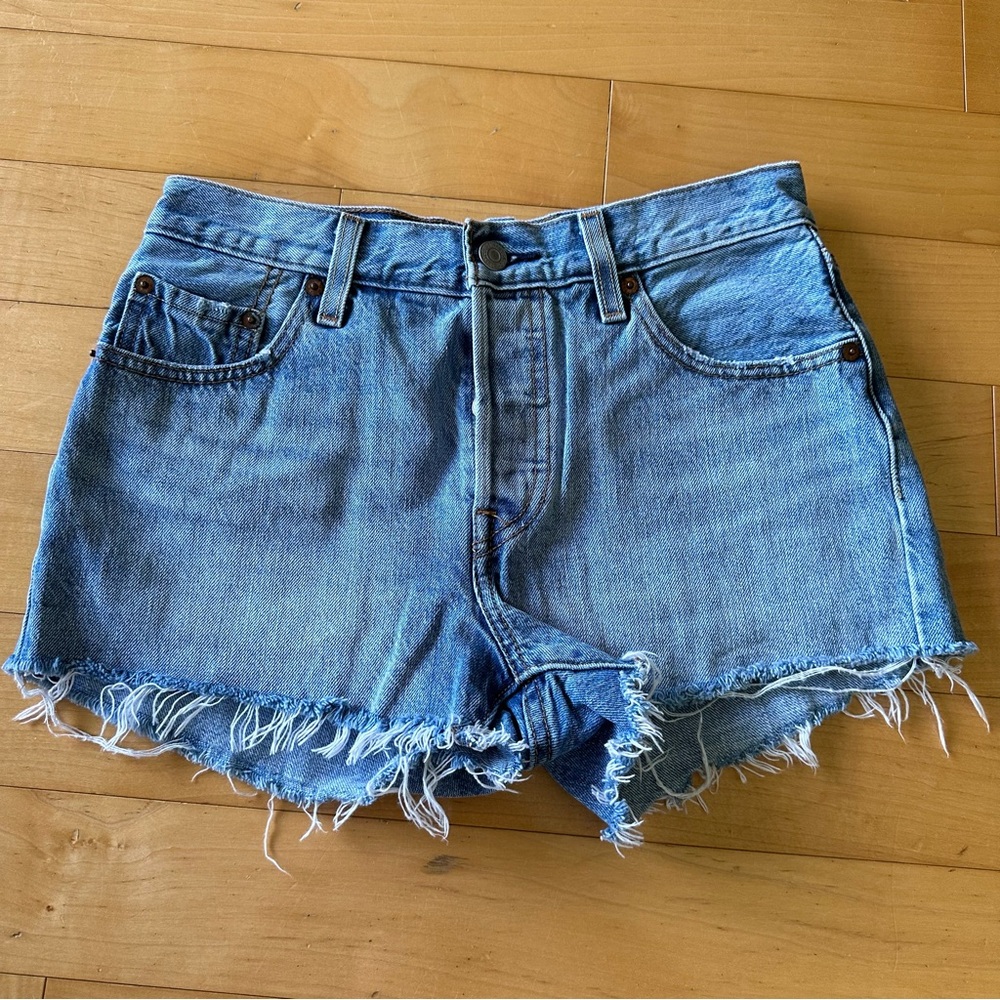 Levi’s medium wash 501 shorts